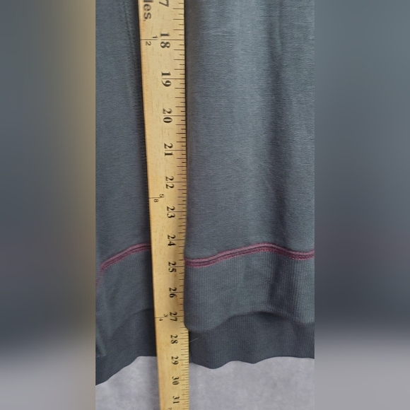 Peloton Women’s Charcoal Grey Weekend Oversized Pullover Sweatshirt size M - Picture 5 of 8
